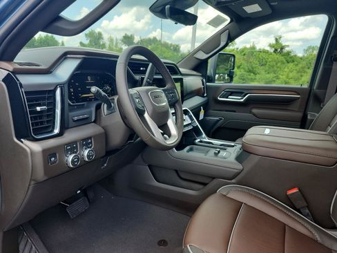 New 2026 GMC Sierra 2500 Denali AWD/4WD image 13