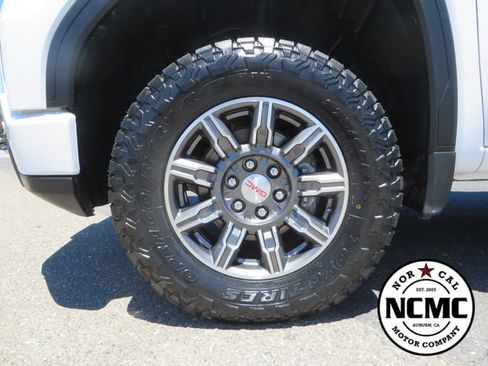 Used 2025 GMC Sierra 1500 AT4 AWD/4WD image 9