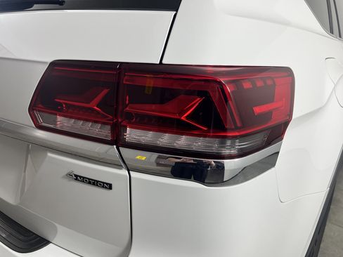 Certified 2023 Volkswagen Atlas SE w/ Black Wheel Package image 26