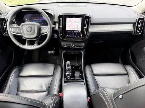 Certified 2023 Volvo XC40 B5 Plus w/ Driver Assist Package AWD/4WD image 2