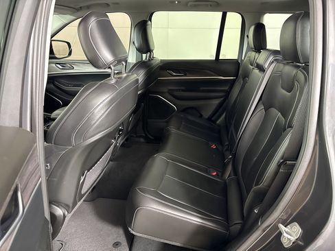 Used 2022 Jeep Grand Cherokee Limited w/ Trailer Tow Prep Group (B) image 36