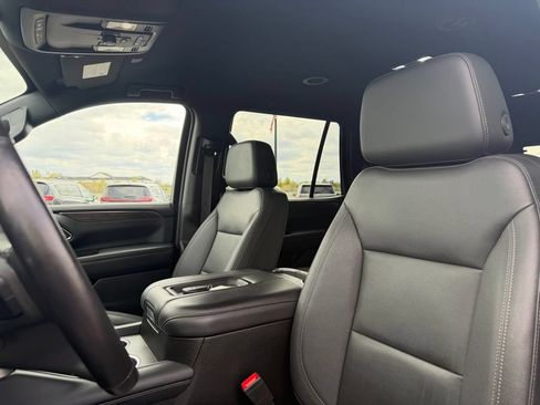 Used 2022 Chevrolet Tahoe Z71 w/ Luxury Package AWD/4WD image 22