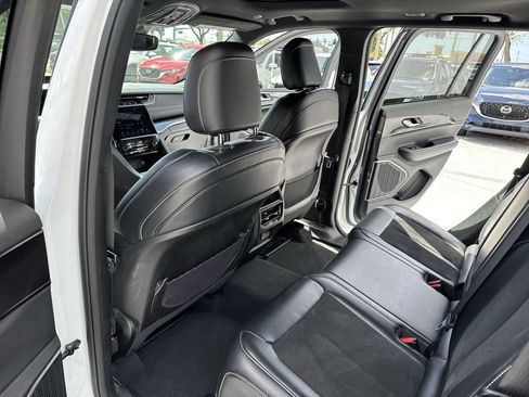 Used 2022 Jeep Grand Cherokee Altitude AWD/4WD image 34