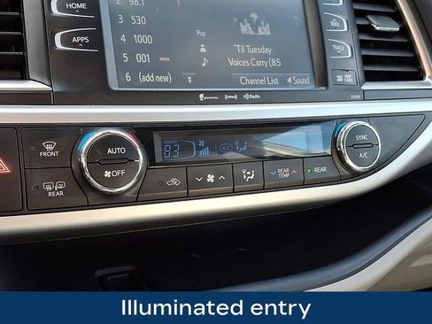 Used 2019 Toyota Highlander XLE image 19
