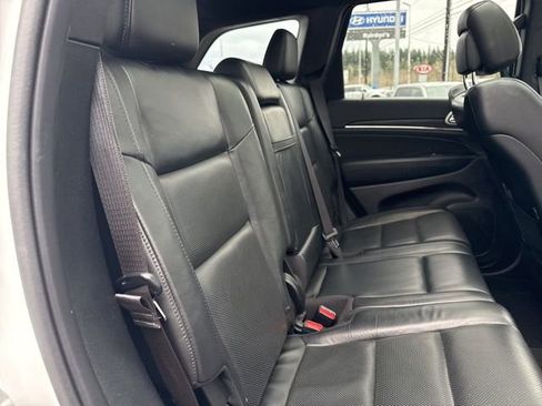 Used 2020 Jeep Grand Cherokee Limited w/ Luxury Group II image 17