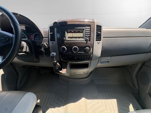 Used 2018 Mercedes-Benz Sprinter 3500 image 11