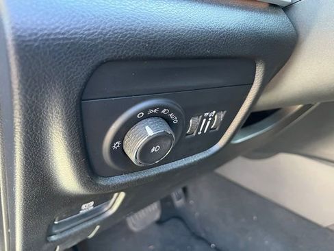 Used 2024 Jeep Grand Cherokee L Limited w/ Luxury Tech Group II image 18