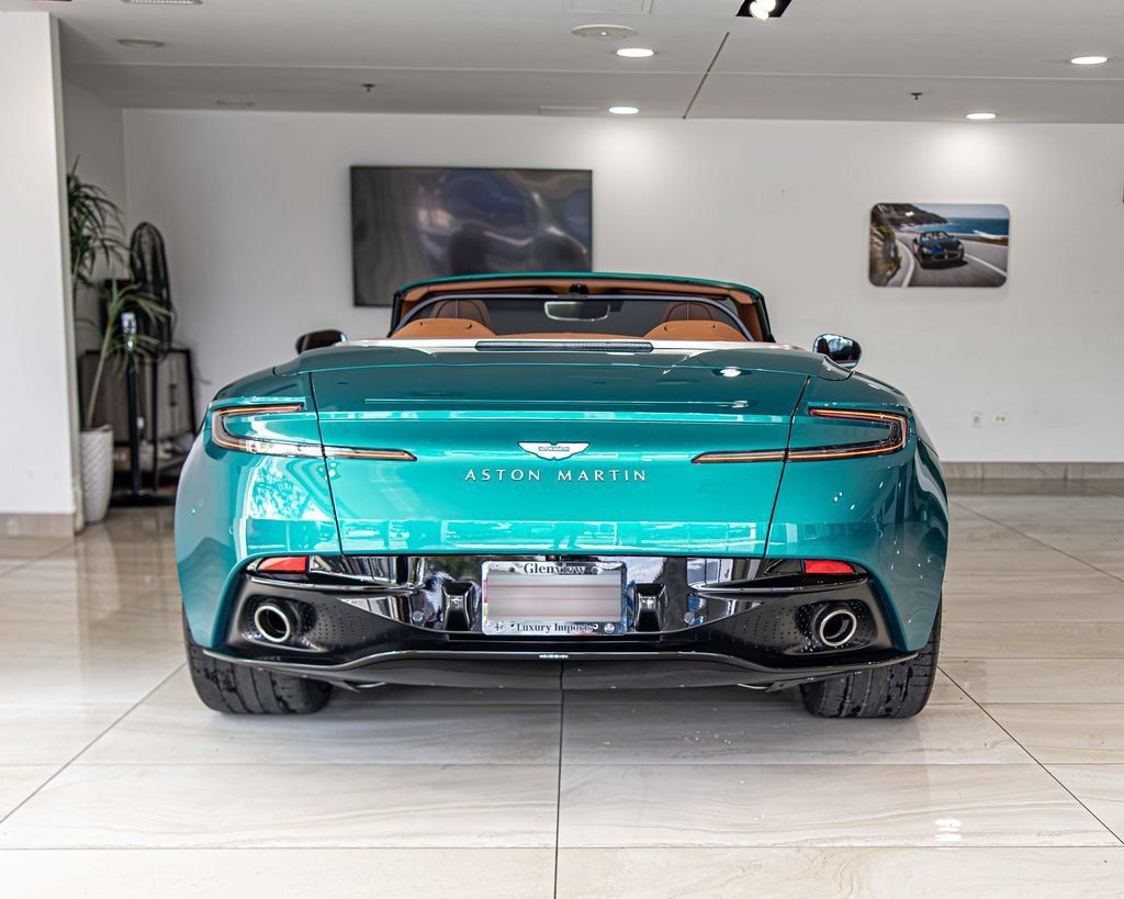 Used 2025 Aston Martin DB12 Convertible RWD image 13