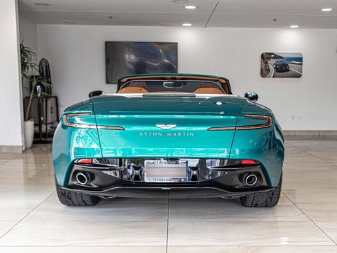 Used 2025 Aston Martin DB12 Convertible RWD image 13