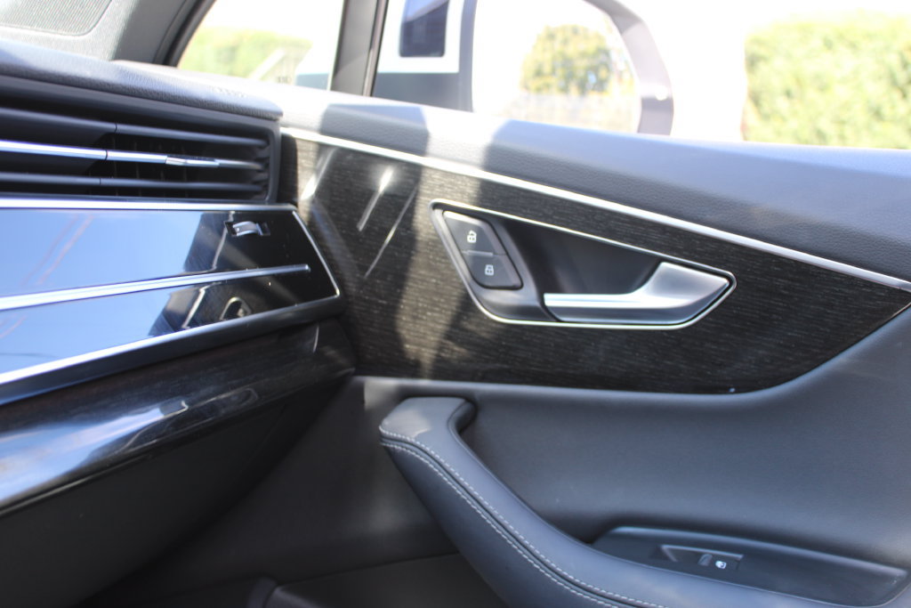 Used 2025 Audi Q7 3.0T Premium Plus AWD/4WD image 18
