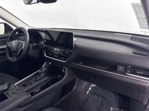 Certified 2025 Toyota Grand Highlander XLE image 41