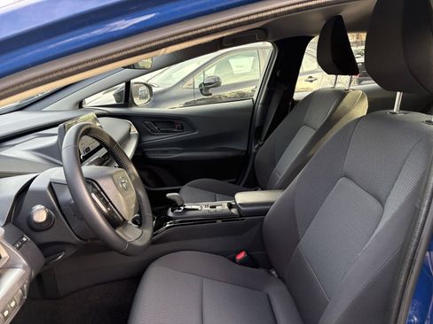 Used 2025 Toyota Prius LE image 24