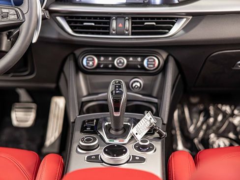 New 2025 Alfa Romeo Stelvio Sprint image 38