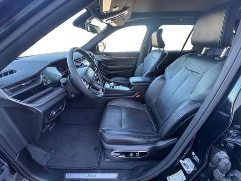 Used 2023 Jeep Grand Cherokee Overland w/ Adv Protech Group III image 9