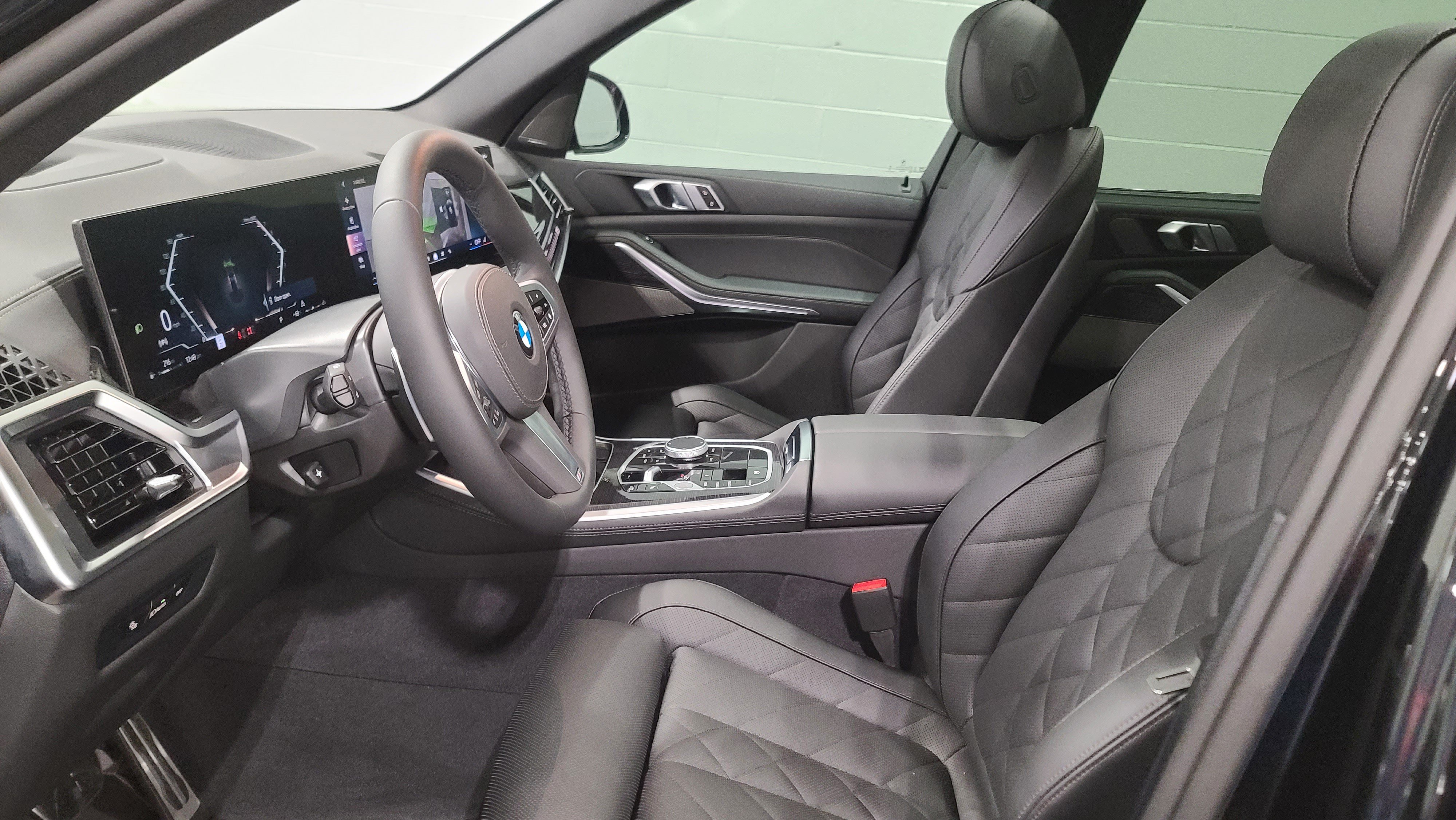 Used 2026 BMW X5 sDrive40i w/ M Sport Package RWD image 12