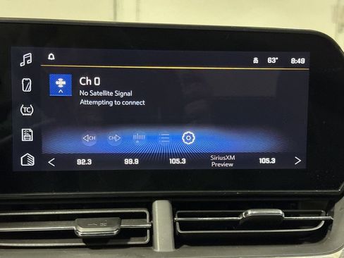 Used 2025 Chevrolet Trax LT w/ LT Convenience Package FWD image 14