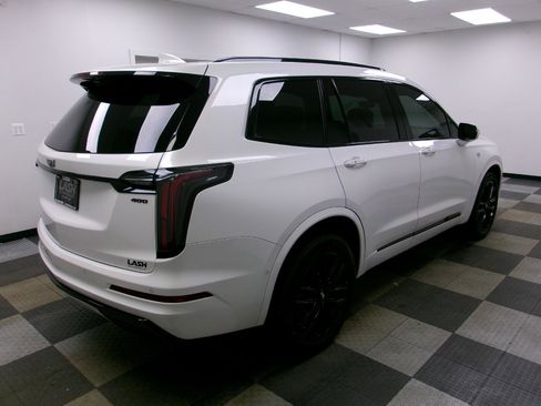 Used 2023 Cadillac XT6 Sport w/ LPO, ONYX Package image 17