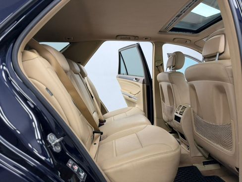 Used 2010 Mercedes-Benz ML 550 4MATIC image 34