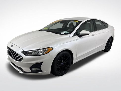 Used 2019 Ford Fusion SE w/ Equipment Group 151A FWD image 7