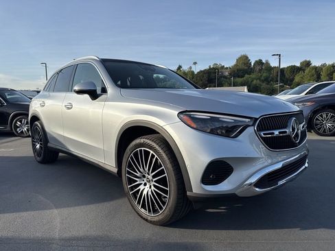 Used 2023 Mercedes-Benz GLC 300 image 3