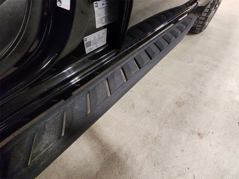 Certified 2022 GMC Sierra 1500 AT4 w/ AT4 Premium Package image 34