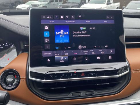 Certified 2024 Jeep Compass Limited image 11