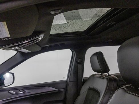 New 2025 Jeep Grand Cherokee L Altitude image 23