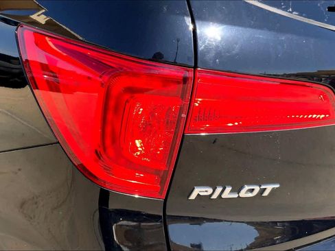 Used 2017 Honda Pilot Elite image 28