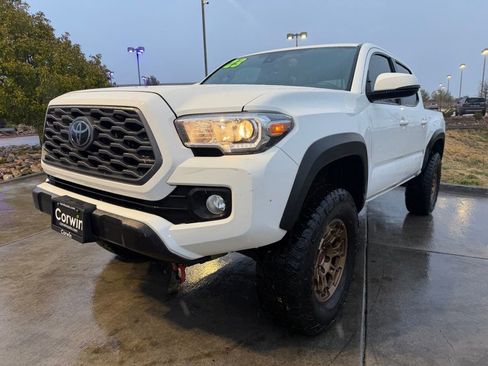 Used 2023 Toyota Tacoma TRD Off-Road w/ Technology Package AWD/4WD image 3