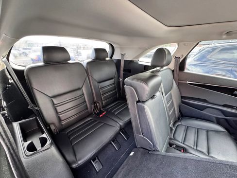 Used 2020 Kia Sorento EX image 31