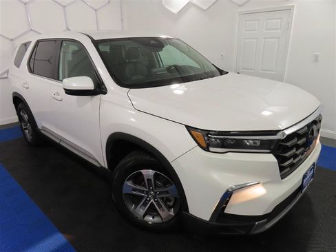 Used 2025 Honda Pilot EX-L image 5