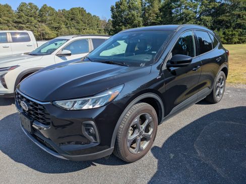 Used 2025 Ford Escape ST-Line Select AWD/4WD image 2