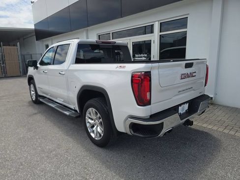 Certified 2022 GMC Sierra 1500 SLT w/ SLT Premium Package AWD/4WD image 5