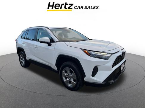 Used 2025 Toyota RAV4 XLE image 1