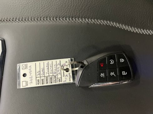 Certified 2025 GMC Yukon Denali AWD/4WD image 31