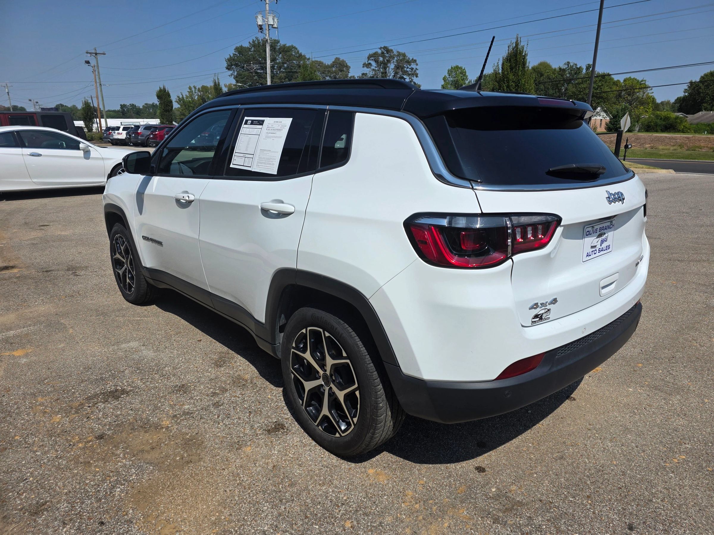 Used 2025 Jeep Compass Limited AWD/4WD image 3