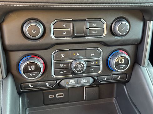 Used 2022 Chevrolet Tahoe LT w/ Luxury Package image 30