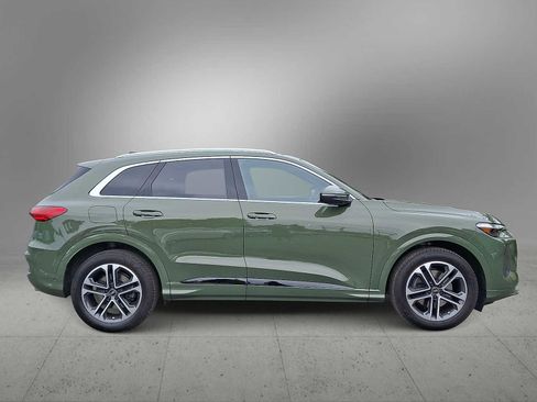 Certified 2025 Audi Q5 Prestige AWD/4WD image 9