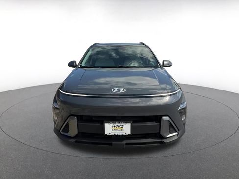 Used 2025 Hyundai Kona SEL image 3