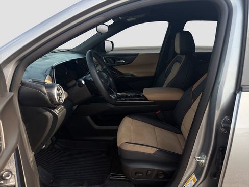 Used 2026 Chevrolet Equinox ACTIV w/ Convenience Package III AWD/4WD image 9