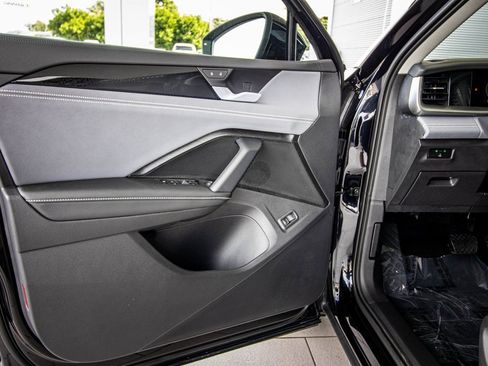 New 2026 Volkswagen Tiguan SE image 26