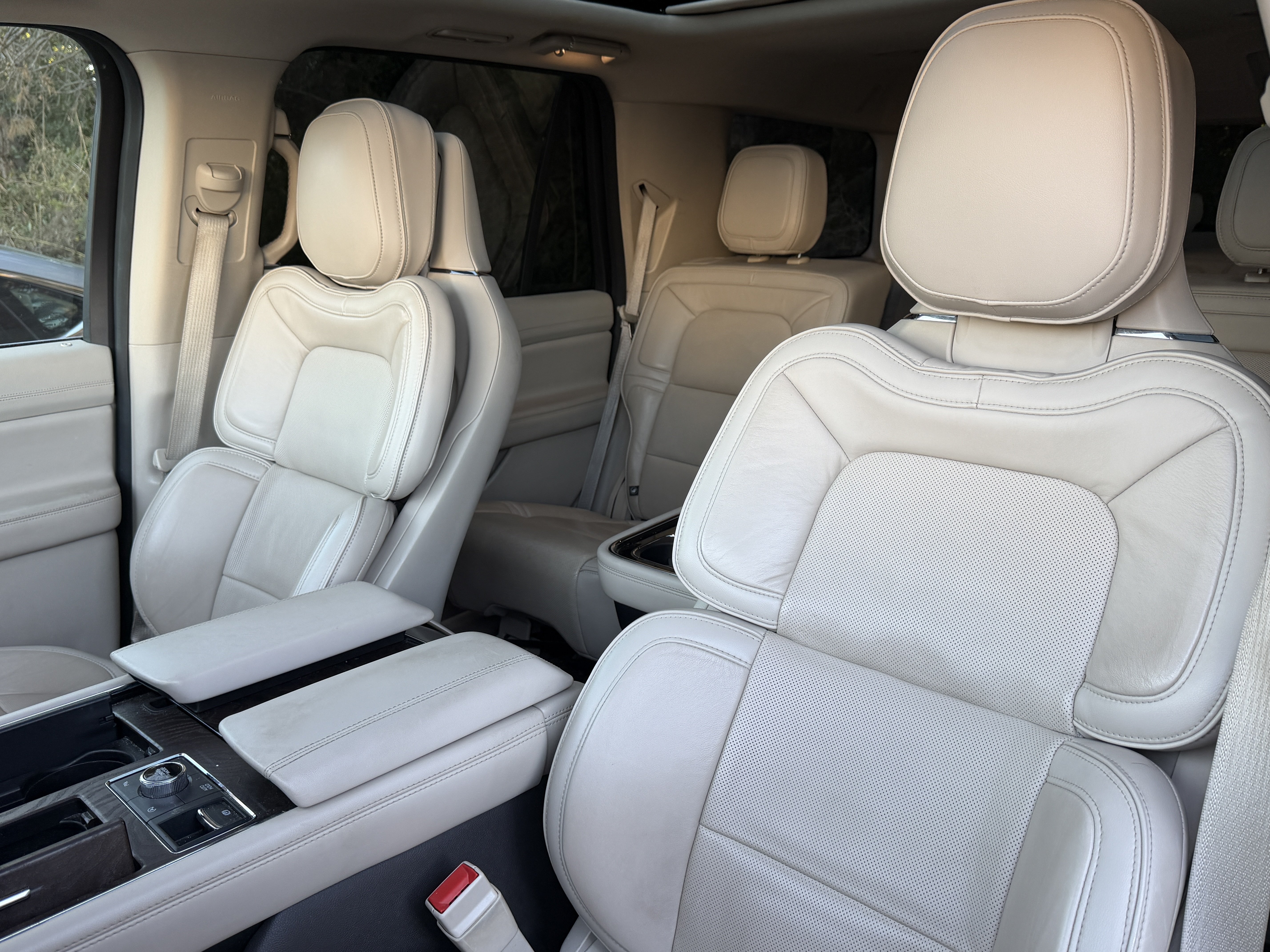 Used 2019 Lincoln Navigator Reserve AWD/4WD image 10