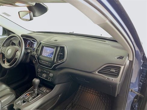 Used 2020 Jeep Cherokee Latitude Plus w/ Cold Weather Group image 28