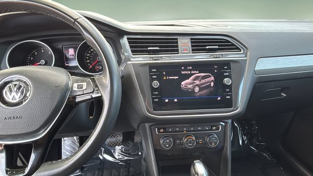 Used 2020 Volkswagen Tiguan SE w/ Panoramic Sunroof Package FWD image 11