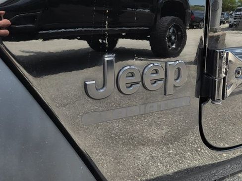 Used 2020 Jeep Gladiator Sport w/ Quick Order Package 24S image 4