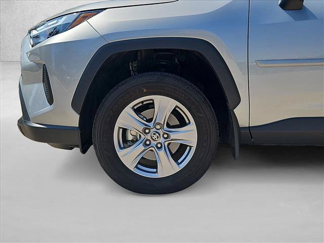 Used 2025 Toyota RAV4 XLE w/ Convenience Package FWD image 21