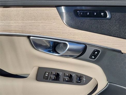 New 2026 Volvo XC90 T8 Plus w/ Protection Package Premier image 10