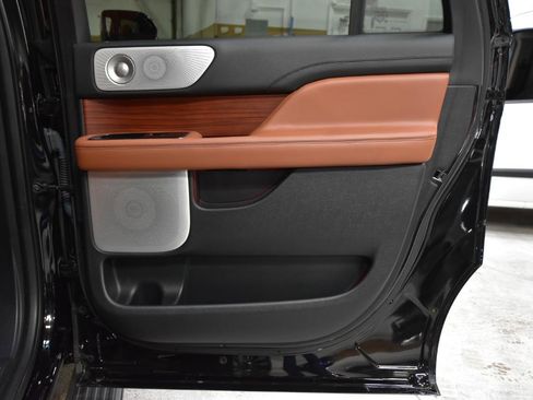 Used 2018 Lincoln Navigator L Reserve w/ Technology Package AWD/4WD image 45