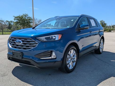 Used 2022 Ford Edge Titanium AWD/4WD image 9