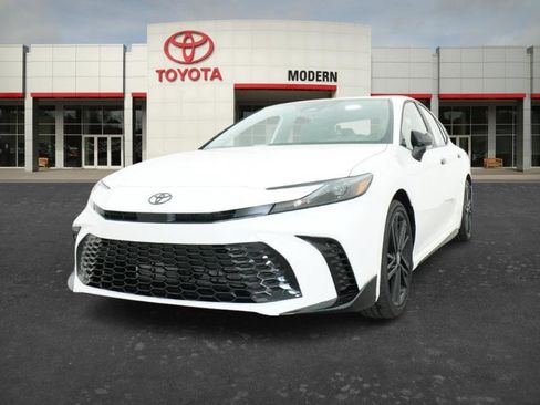 New 2026 Toyota Camry Hybrid FWD image 6